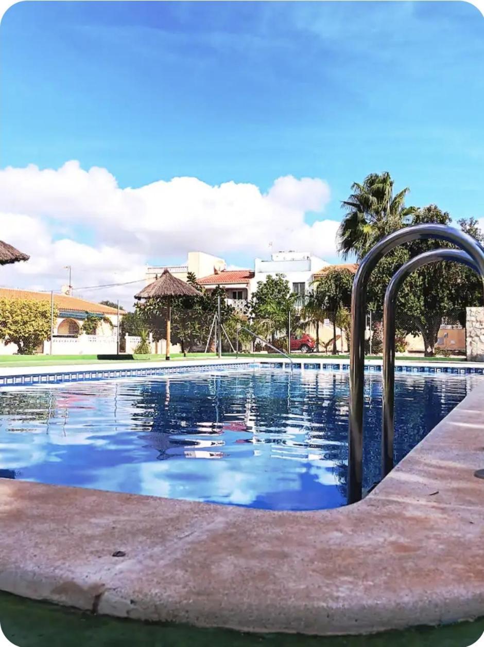 Cozy Bungalow In Urb La Marina With Shared Pool San Fulgencio المظهر الخارجي الصورة